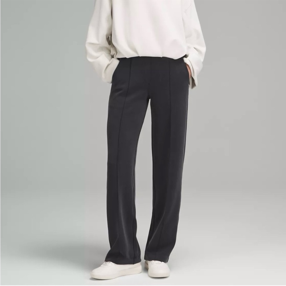 Lululemon Athletica Softstream Pintuck Mid Rise Pants Regular NWT